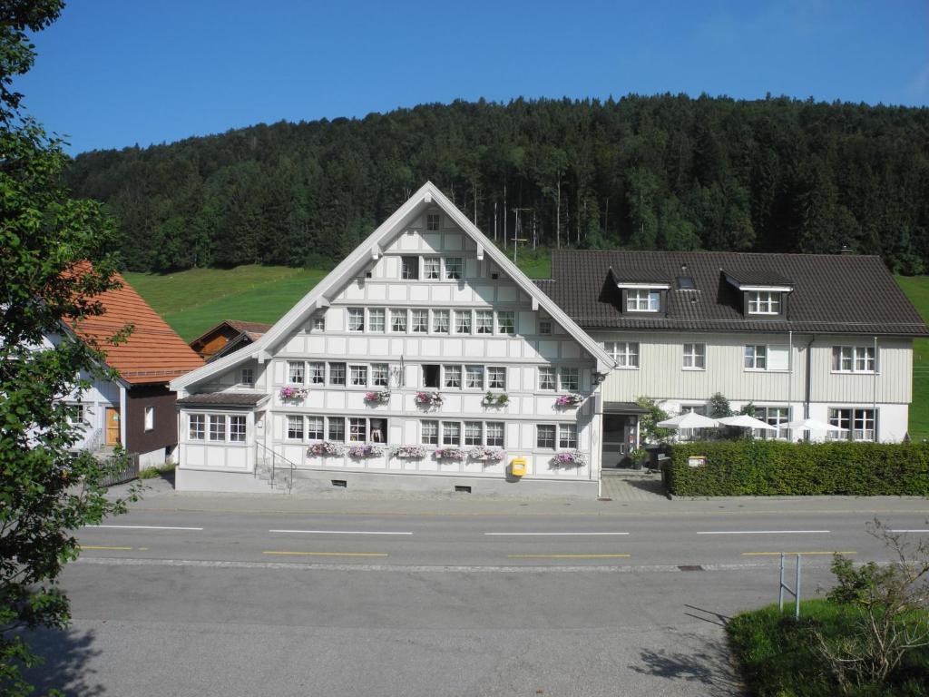Landgasthaus Baeren Grub Exterior photo